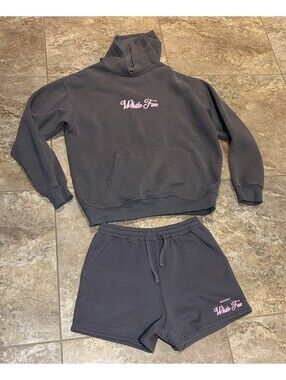 White Fox Season 7 Women’s Lounge Set Sweatsuit Size M/L Hoodie M Shorts Gray